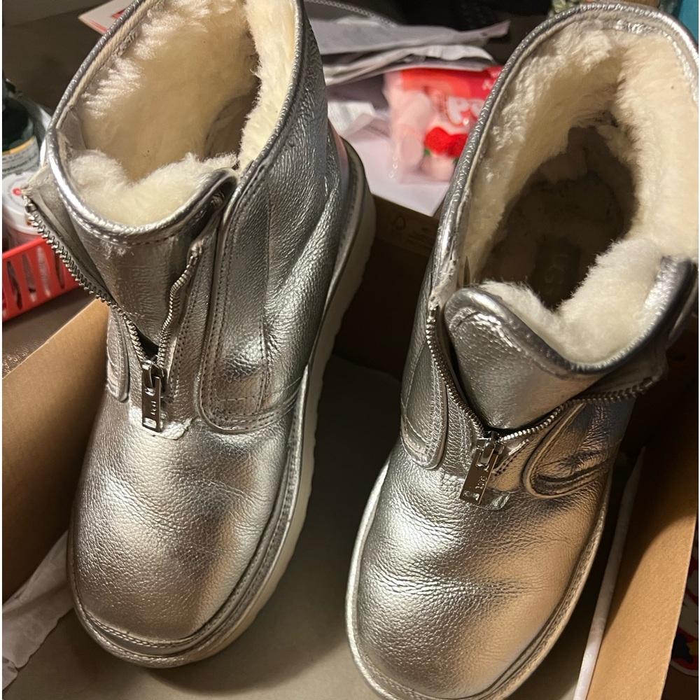 UGG Neumel Platform Boots